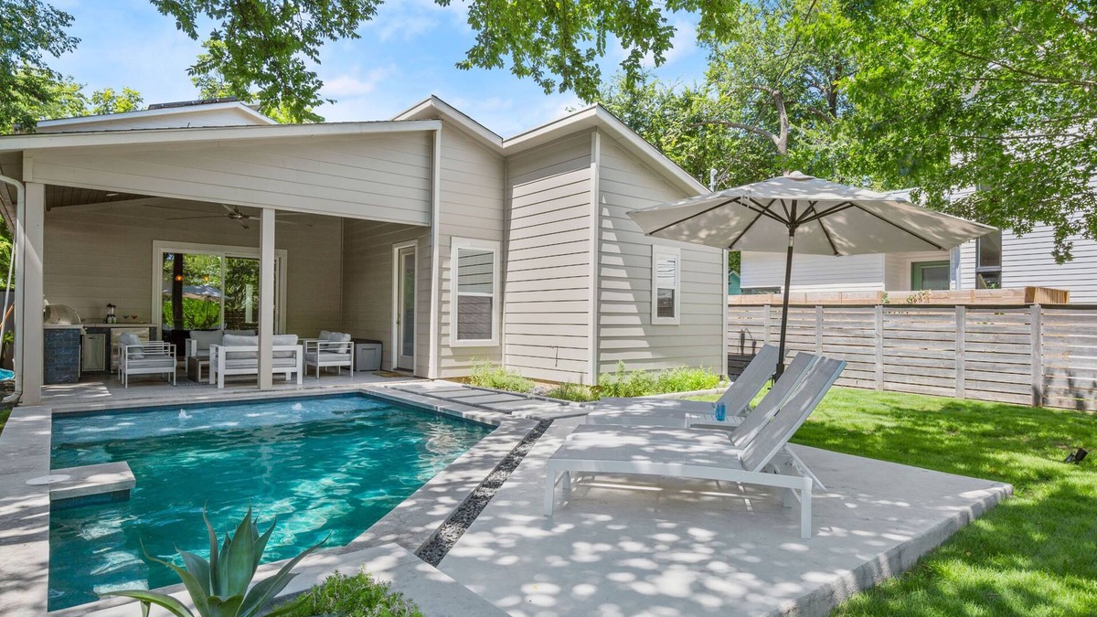 Govalle House | Luxury East Austin near Downtown w/Heated POOL