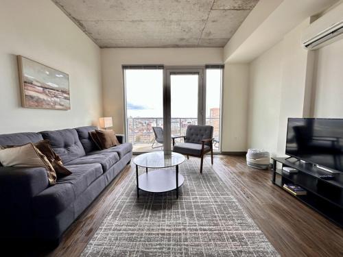 Lower East Side Apartment | Luxury East Side Studio Apt Near Brady St with Balcony