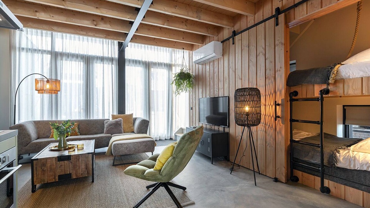 Veessen House | Luxury ecological farm lodge for six people, entirely in a historical style
