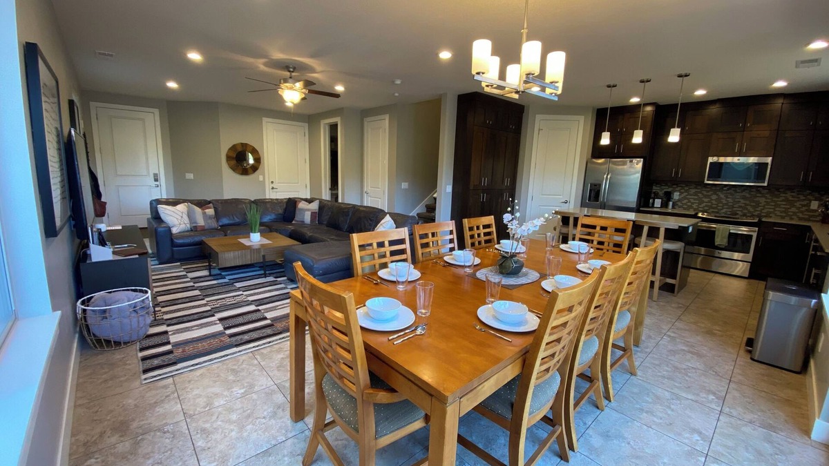 Moab House | Luxury Entrada Townhome near downtown, Arches Nat’l Park, townie bikes included!