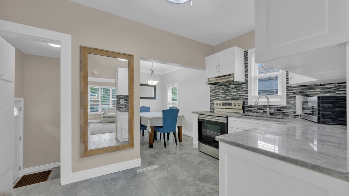 Riverside House | Luxury Escape for Professionals with high speed WiFi.