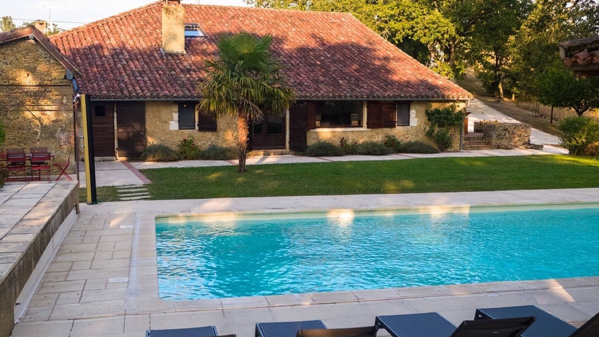 Peyrusse-Grande Villa | Luxury Escape: Pool & Sauna