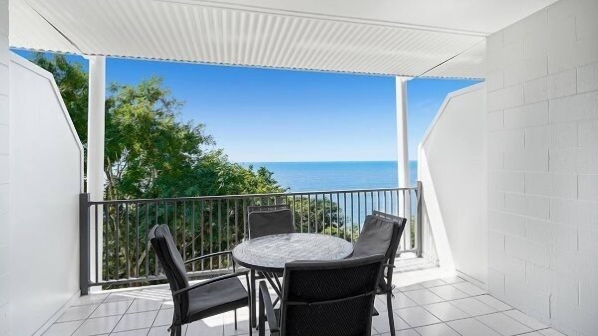 Trinity Beach Apartment | Luxury Escape in Trinity Beach!