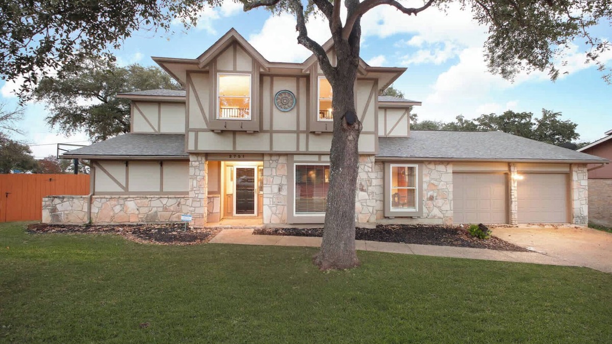 North San Antonio - SAT House | Luxury Escape: Pool, Sportscourt, Games, & Theater!
