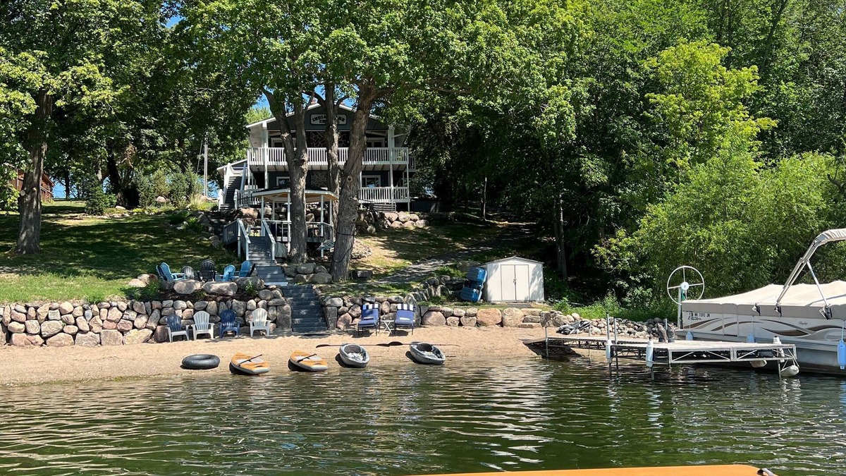Maple Lake House | Luxury family escape- expansive beach, hot tub, and more