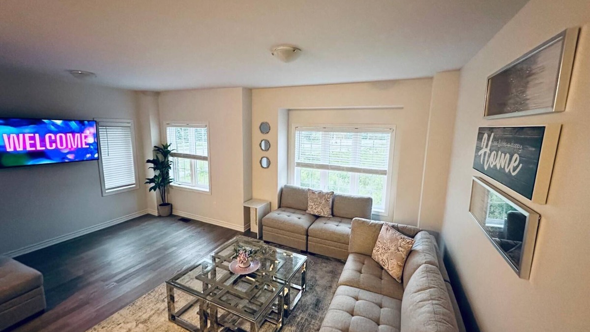Guelph House | Luxury family friendly 3 bedroom home in Guelph
