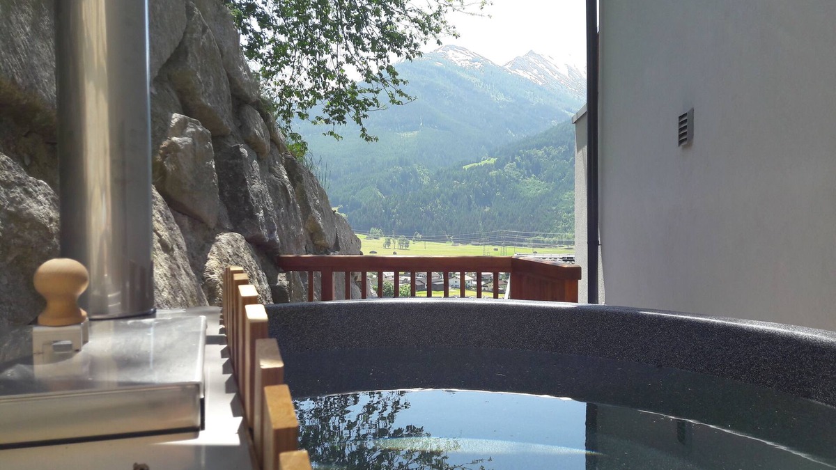 Lengdorf Apartment | Luxury family holiday home with private sauna, hot tub and great view