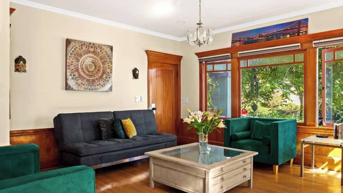 Fairview Park House | Luxury Family Home BEST neighborhood in Berkeley