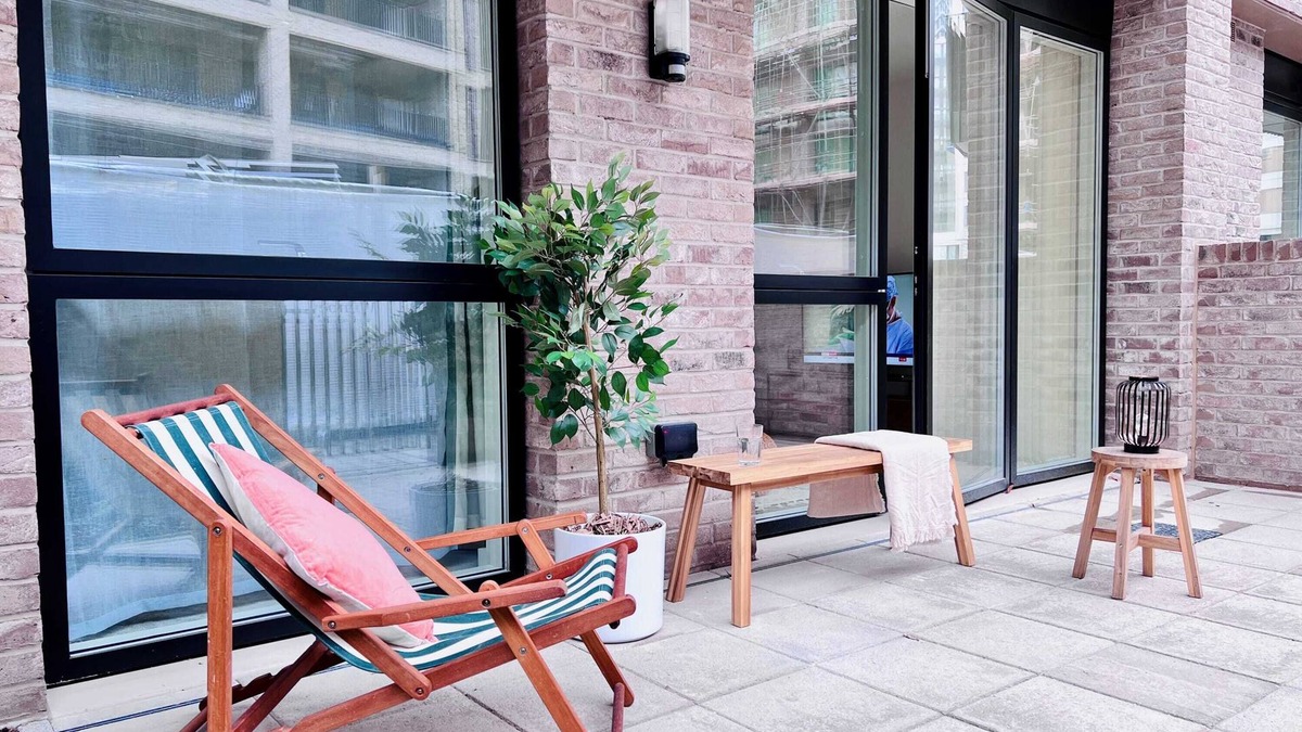 Stratford Apartment | Luxury Family Stay, Near Westfield