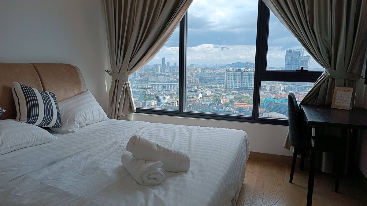 Pudu Apartment | Luxury Family suites | Infinity Pool | City View |