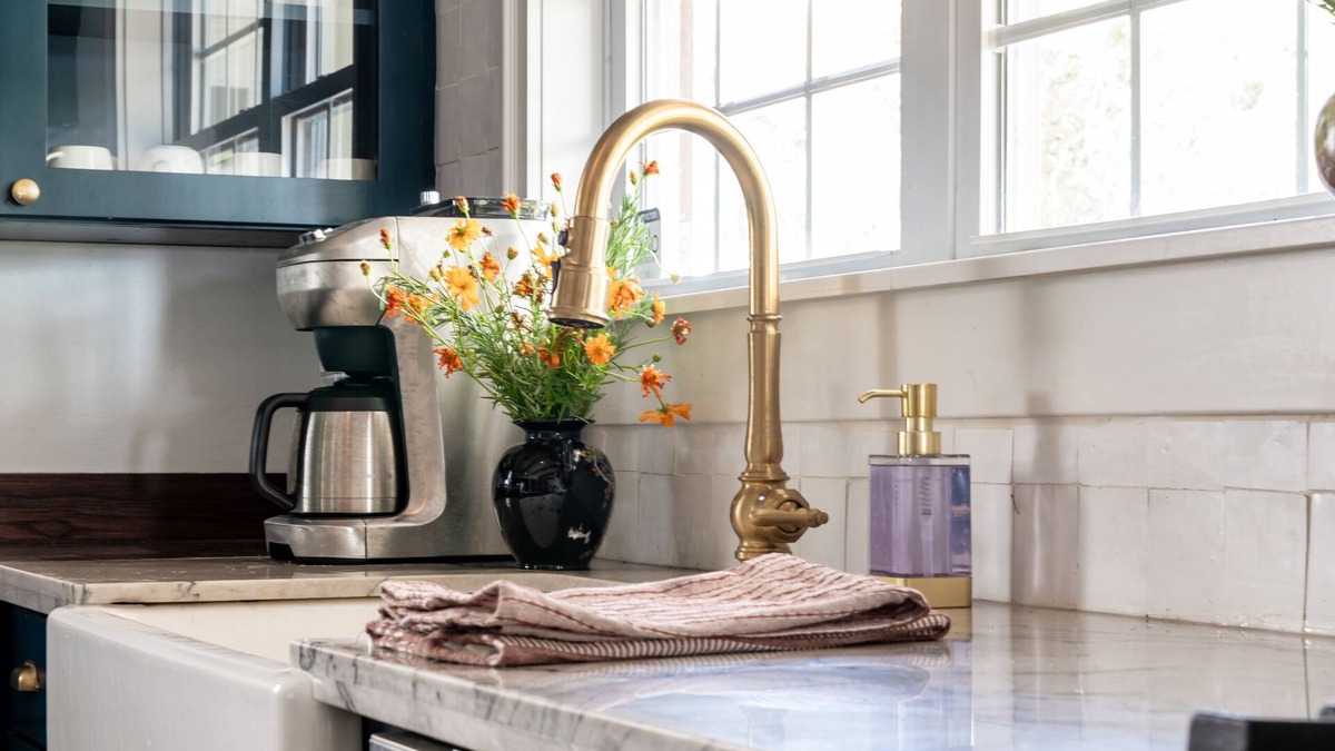 Brenham House | Luxury Farm Experience + Sleeps 12!