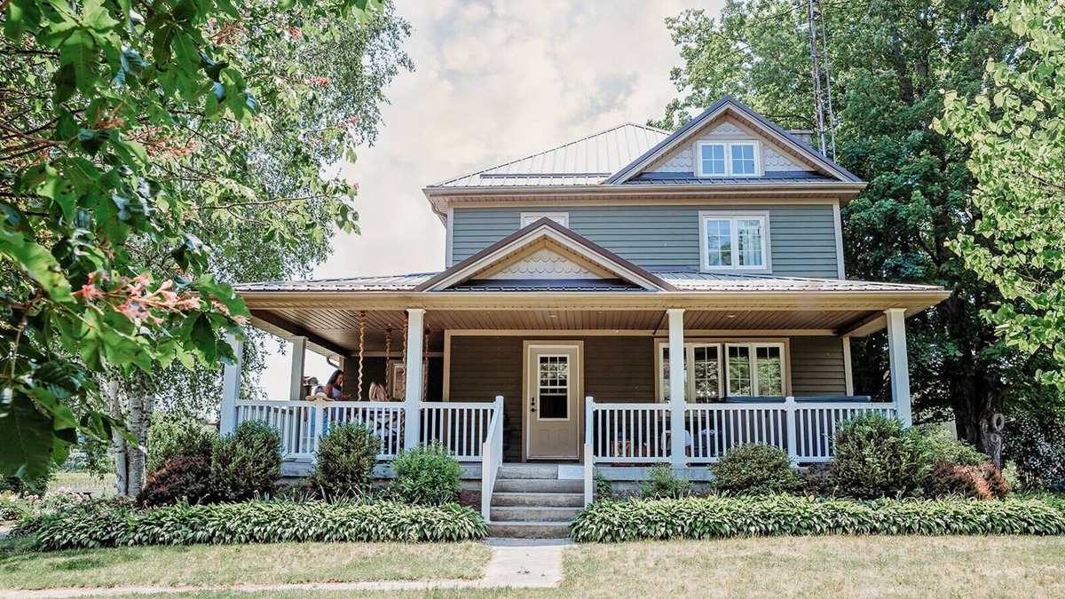 Waterford Other | Luxury Farmhouse with Hot Tub on Vineyard