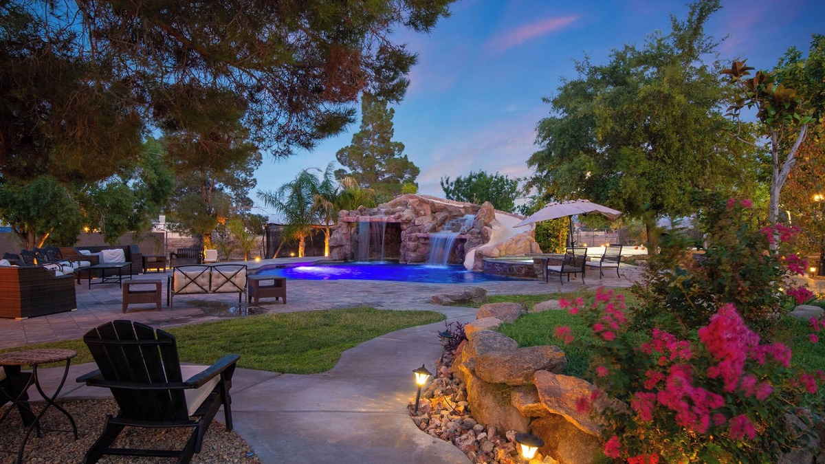 Enterprise House | Luxury Farmhouse Retreat: Waterfall Pool/Spa, Campfire, Sports Court & RV Access