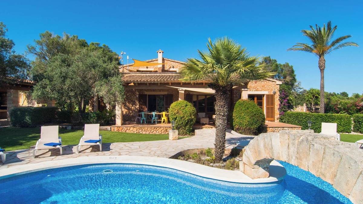 Sant Llorenc des Cardassar Villa | Luxury finca, of over 330 m2, private pool and free WIFI,