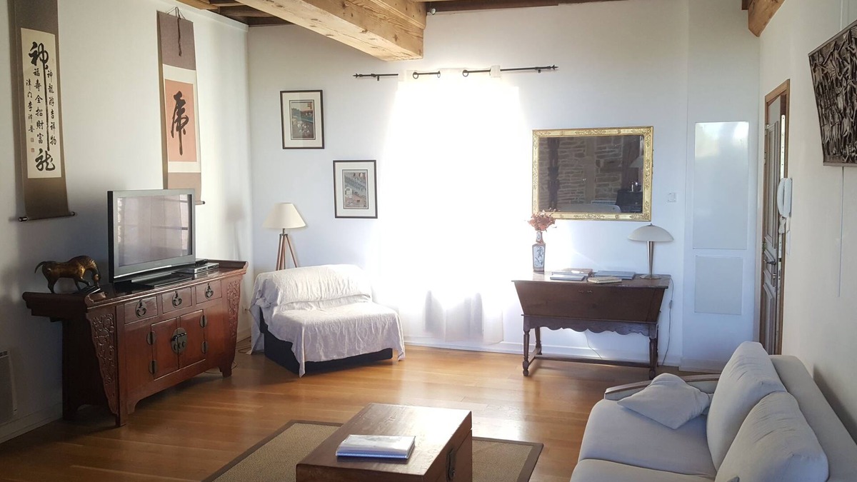 Pommard Apartment | Luxury first floor 4* apartment close to amenities in noted wine village