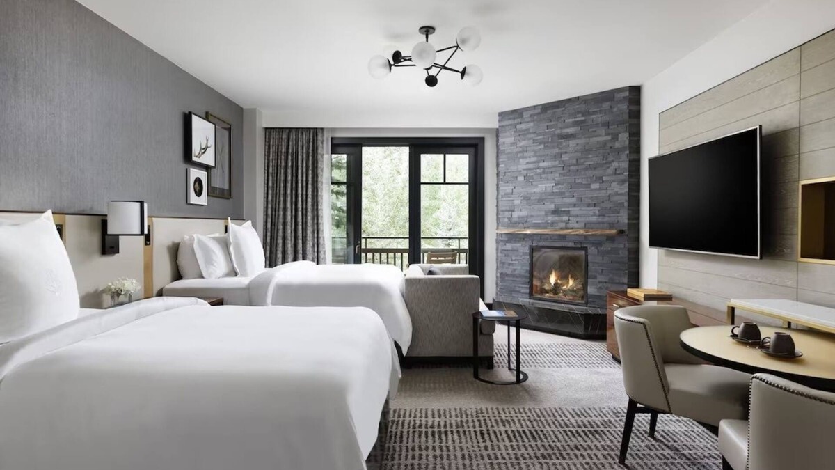 Vail Hotel | Luxury Four Seasons 2 Doubles Hotel Room - walk to Gondola One