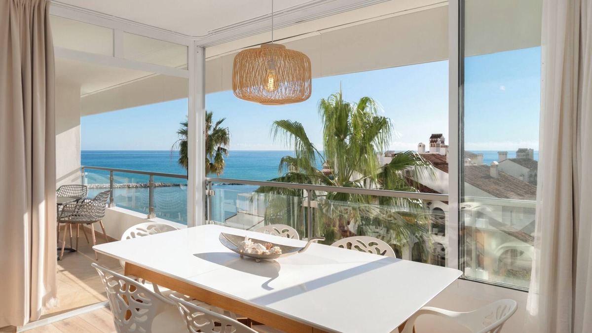Benalmadena Costa Apartment | Luxury Frontline beach apartment