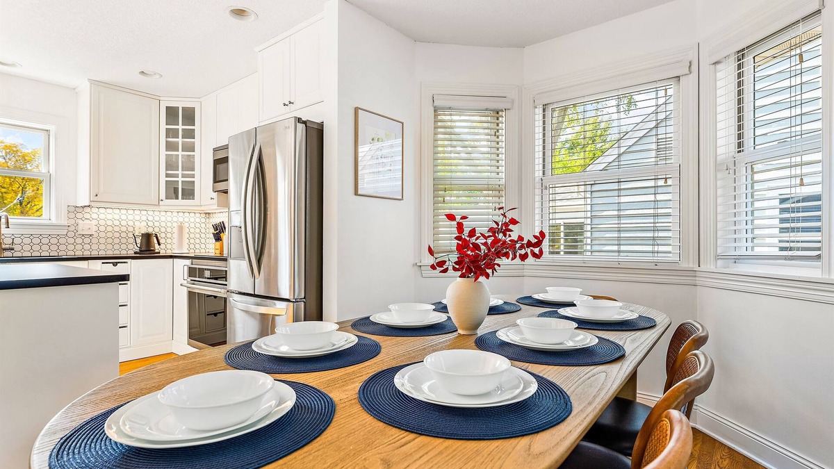 Nokomis House | Luxury & fun spacious getaway, near Parks MOA MSP