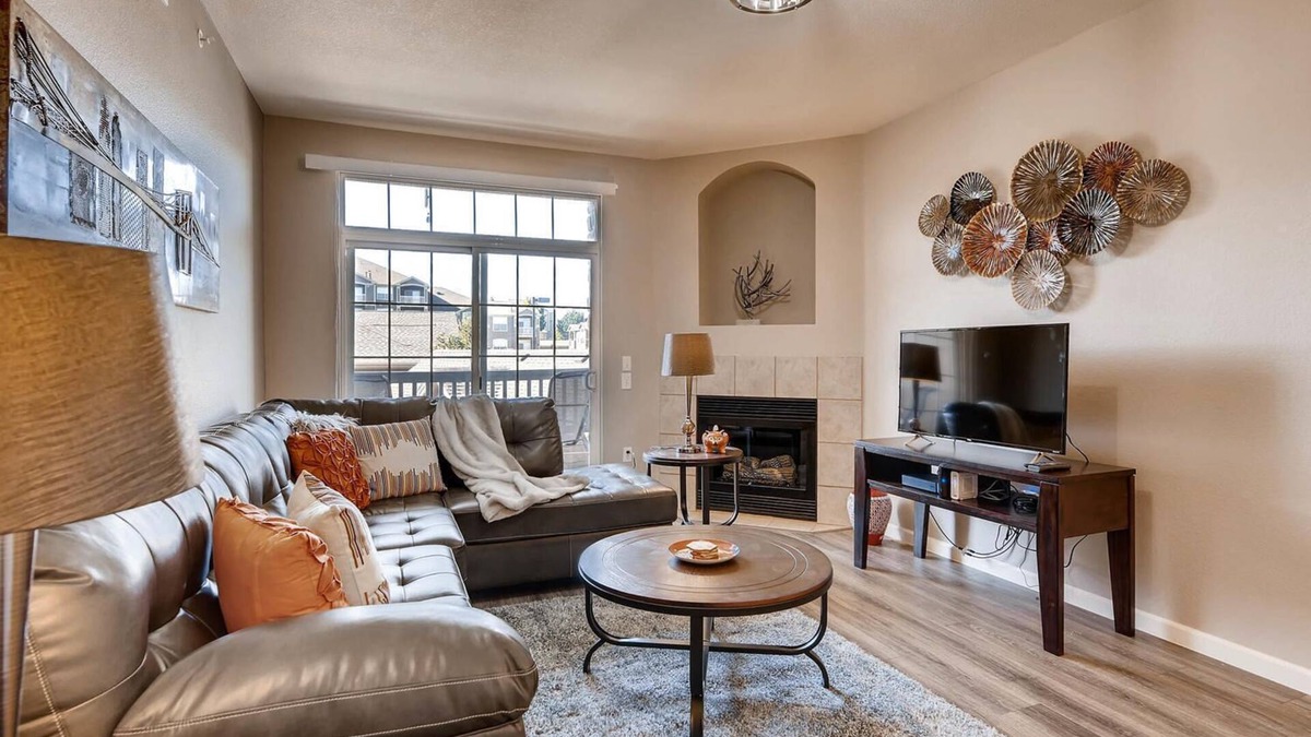 Englewood Condo | LUXURY FURNISHED CONDO NEAR DTC, DISH NETWORK, & CENTENNIAL AIRPORT