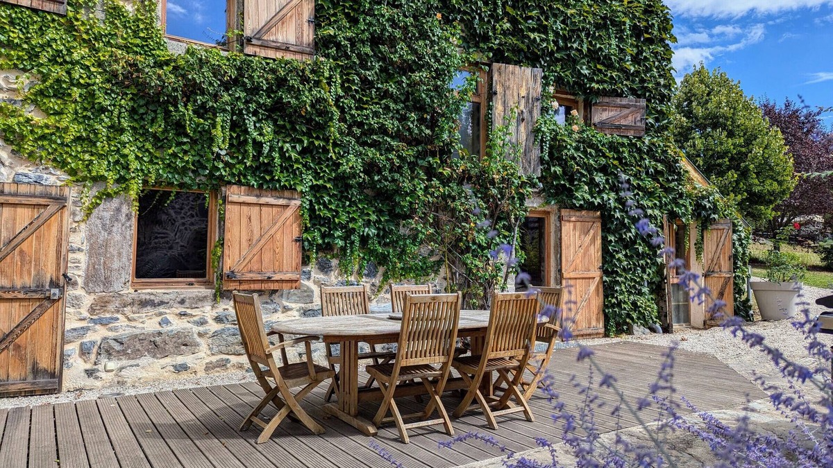 Rosieres Cottage | Luxury Gîte with Spa, Terrace, and Game Room in Scenic Blanlhac, Rosières