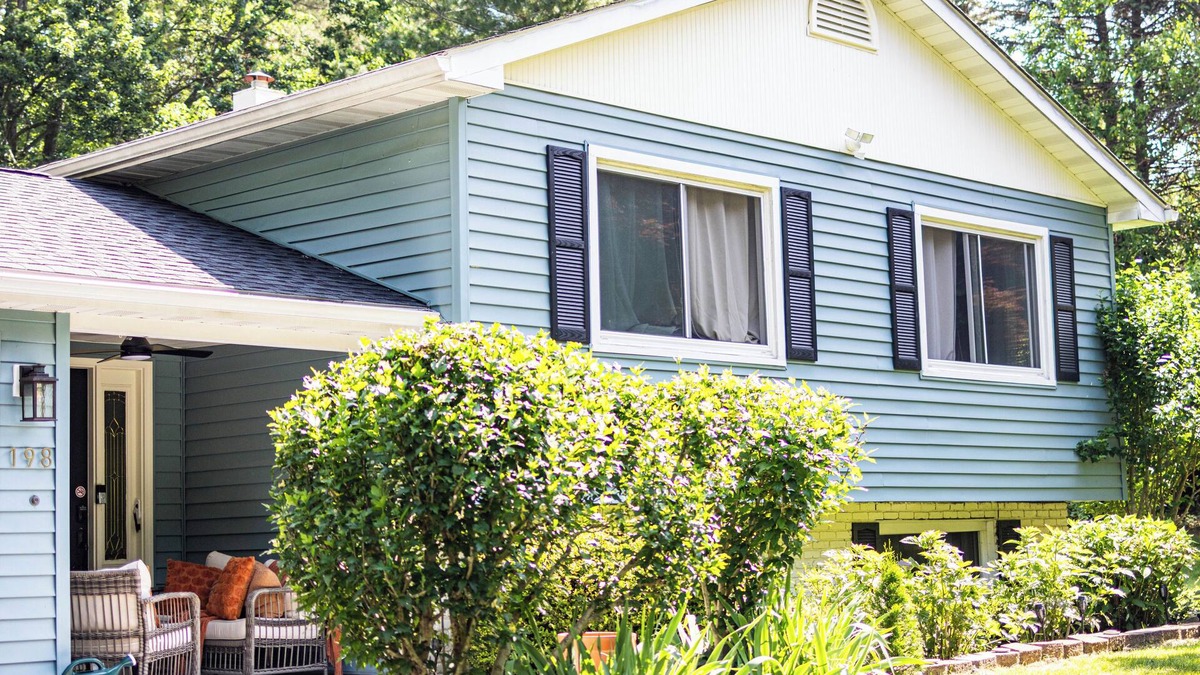 Newburgh Apartment | Luxury Garden Retreat – Newly Renovated with High-End Upgrades
