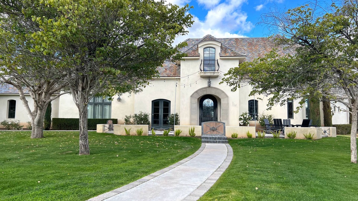Peoria House | Luxury Gated Estate - Minutes to Peoria Sports Complex and Scottsdale