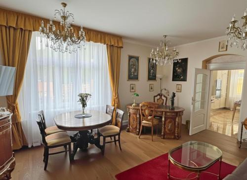Karlovy Vary Apartment | Luxury Gato View Apartment Karlovy Vary with private parking