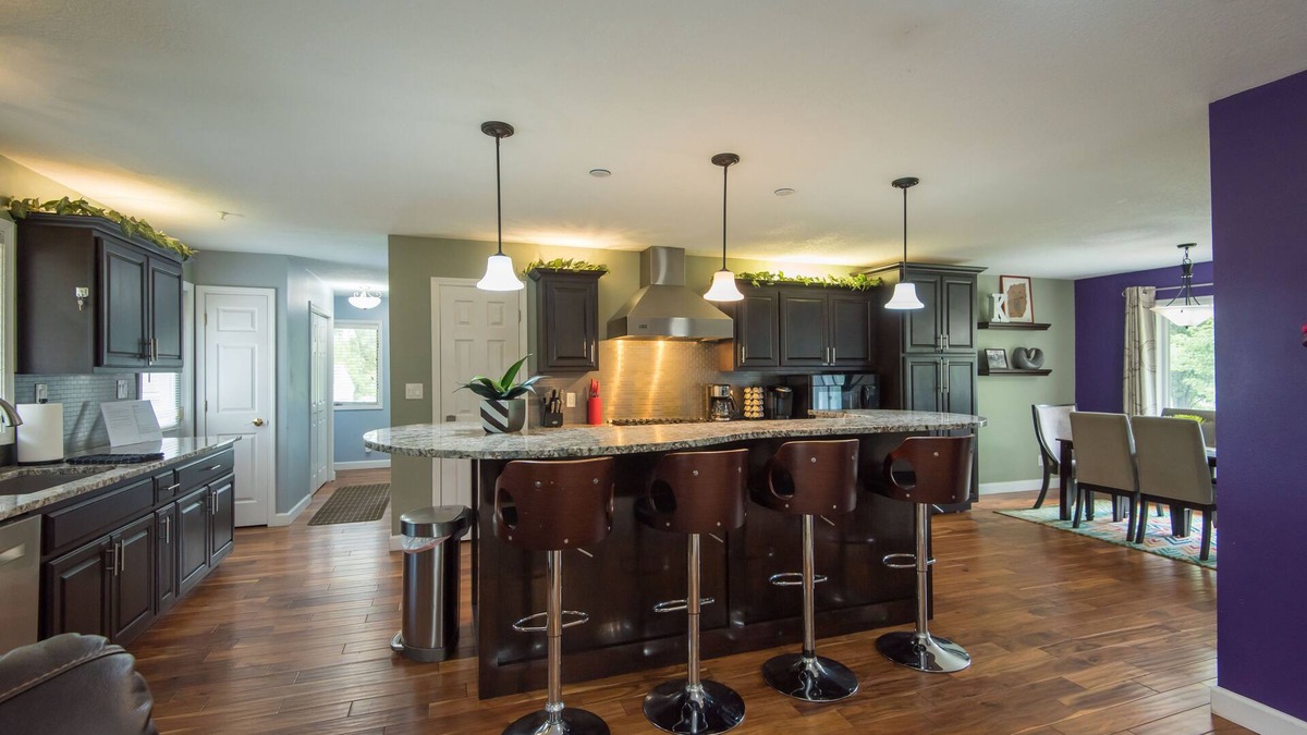 West Des Moines House | LUXURY GETAWAY! ARCADE, POOL TBL, PING PONG, HOT TUB, DECK! ACCESS TO POOLS!
