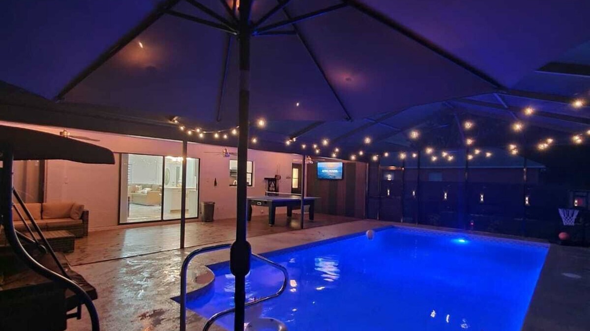 Spring Hill House | Luxury Getaway, Heated Pool, Weeki Wachee Mermaids City