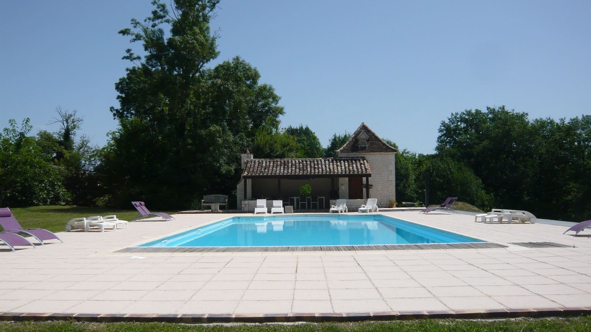 Boisse Cottage | luxury gite for couples, no children. Peace, great views, large pool and spa.