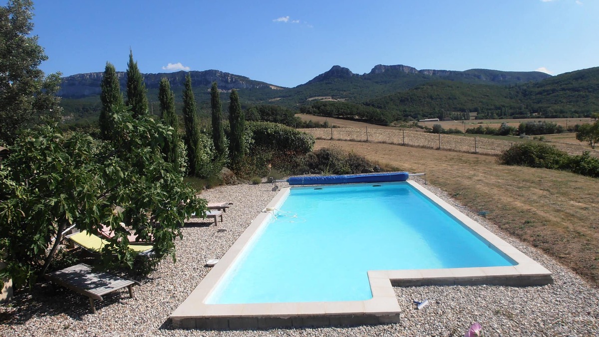 Pont-de-Barret House | Luxury gite with private pool, wifi and stunning views, sleeps 4+child bed