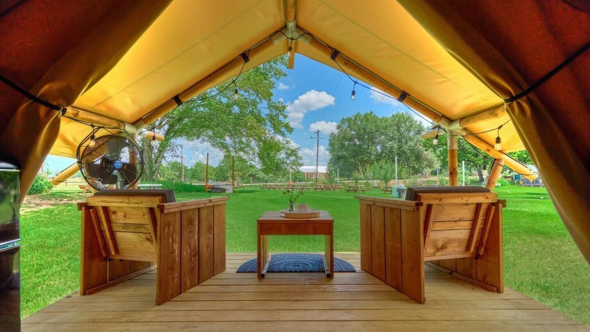 Navasota RV Rental | Luxury Glamping on a Honey Farm!