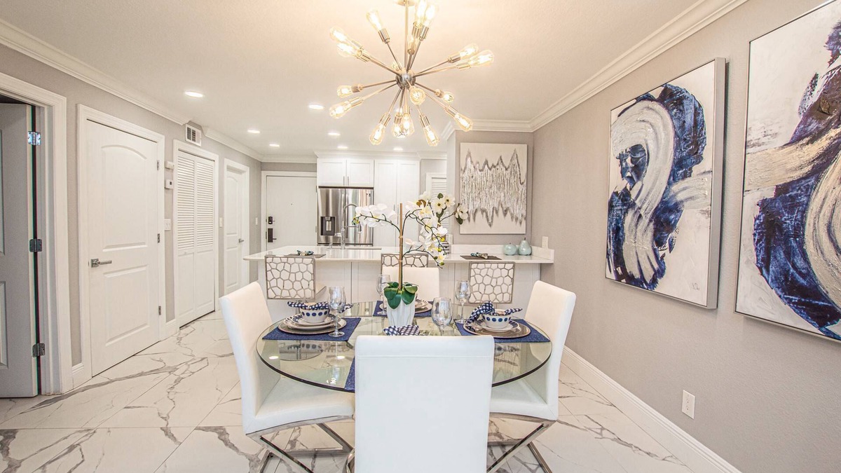 Wesley Chapel Condo | Luxury Ground-Floor Condo w/King Bed, Gourmet Kitchen & Private Patio – Relax & Unwind in Style!