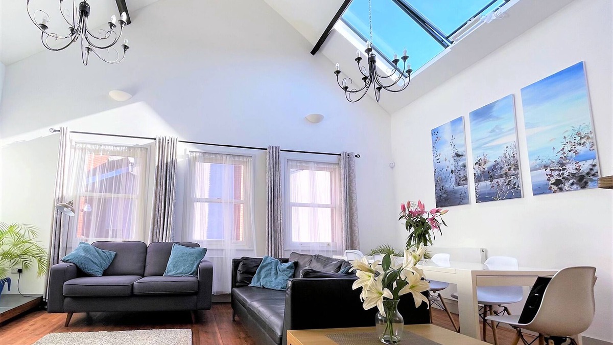 Redcliffe Apartment | Luxury Harbourside Apartment with Balcony