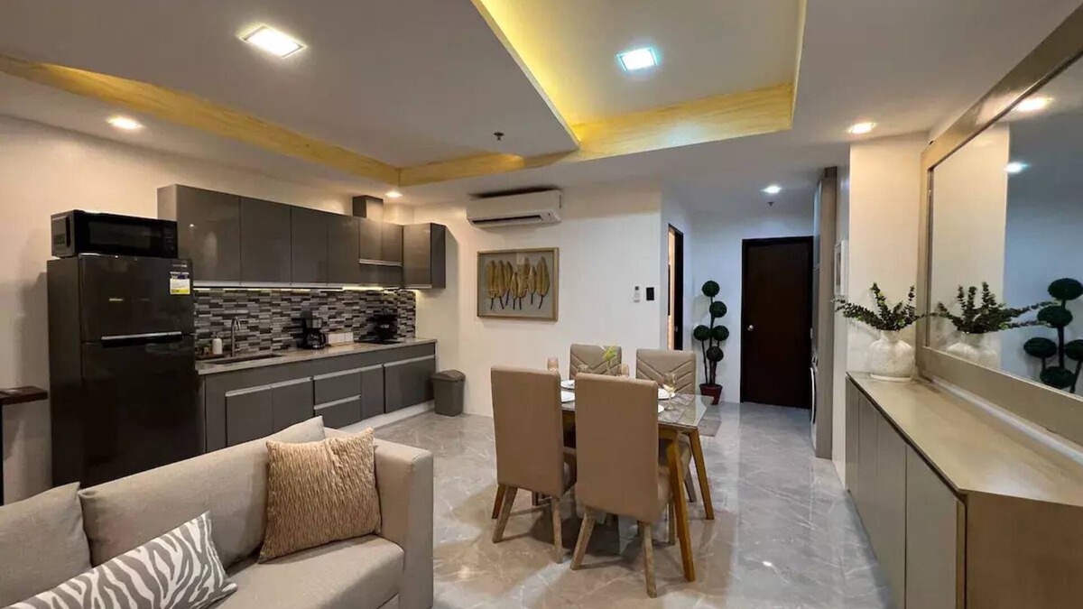 Malabanias Apartment | Luxury Haven Near Walking Streetnn