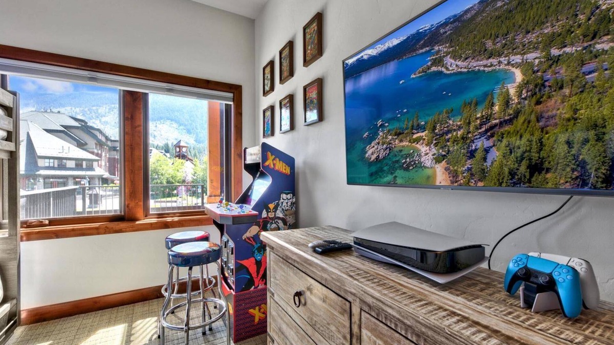 Lakeside Park Condo | Luxury Heavenly Condo, Games, Gondola Views from Patio, Beach Access, Pool and Hot Tub