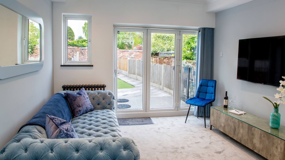 Lymm Apartment | Luxury Hidden Gem in the Centre of Lymm Village