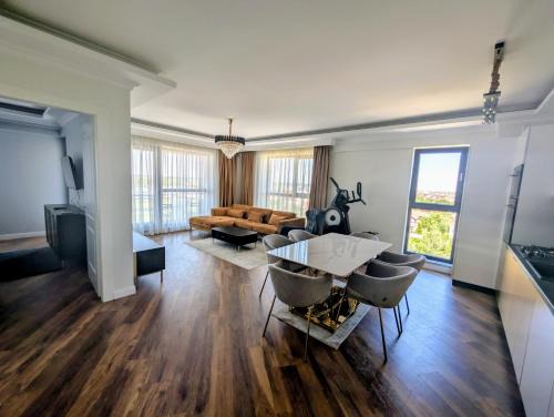 Pipera Apartment | Luxury Hideaway, Parking & Self Check-In in Pipera - North Bucharest