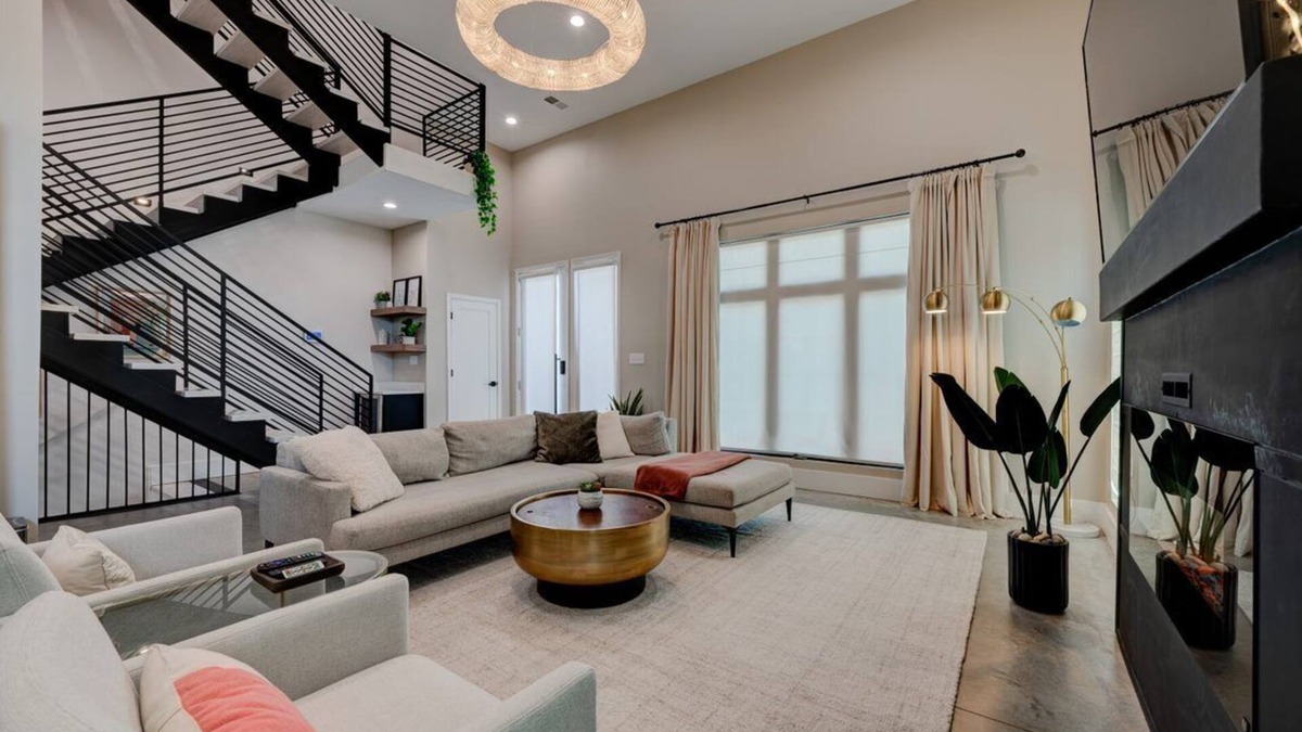 New Pathways House | Luxury High End Downtown Living