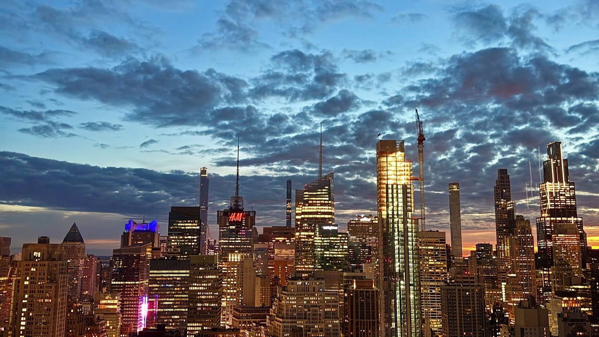 Koreatown Apartment | Luxury High Rise Apt - Unbeatable skyline view