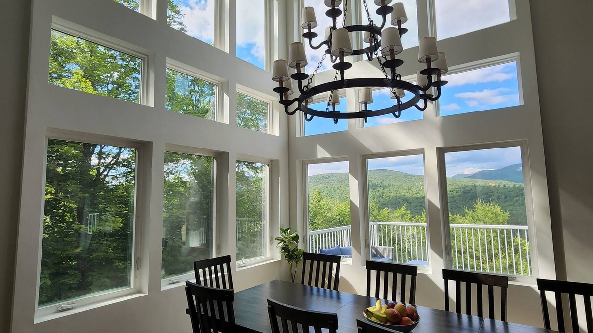 Thornton House | Luxury hillside house with a picturesque mountain view
