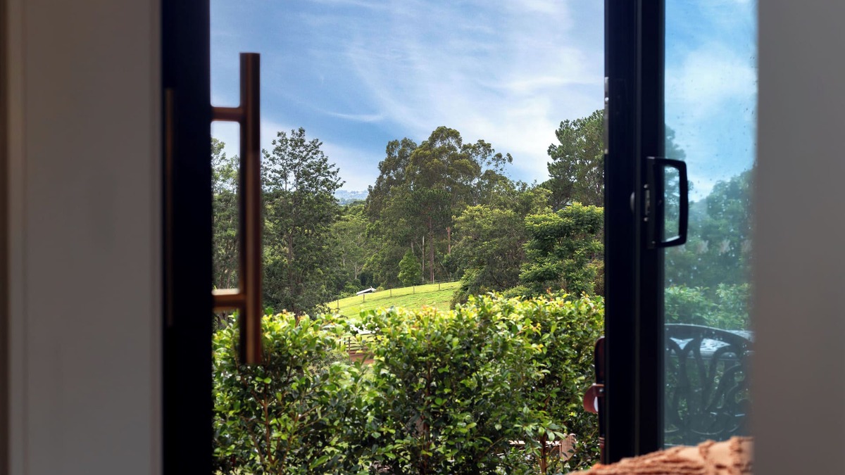Palmwoods Cabin | Luxury Hinterland Tiny Home | Secluded Romantic Escape with Stunning Views