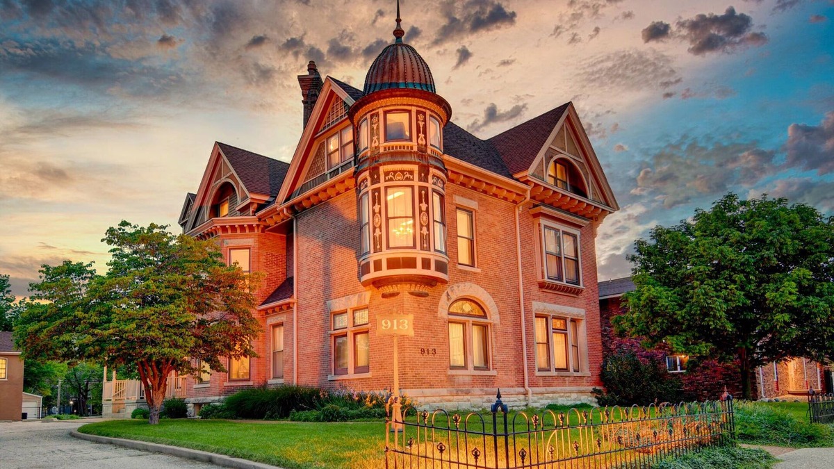 Springfield House | Luxury Historic Escape | Whole House Sleeps 18 | Walkable Location