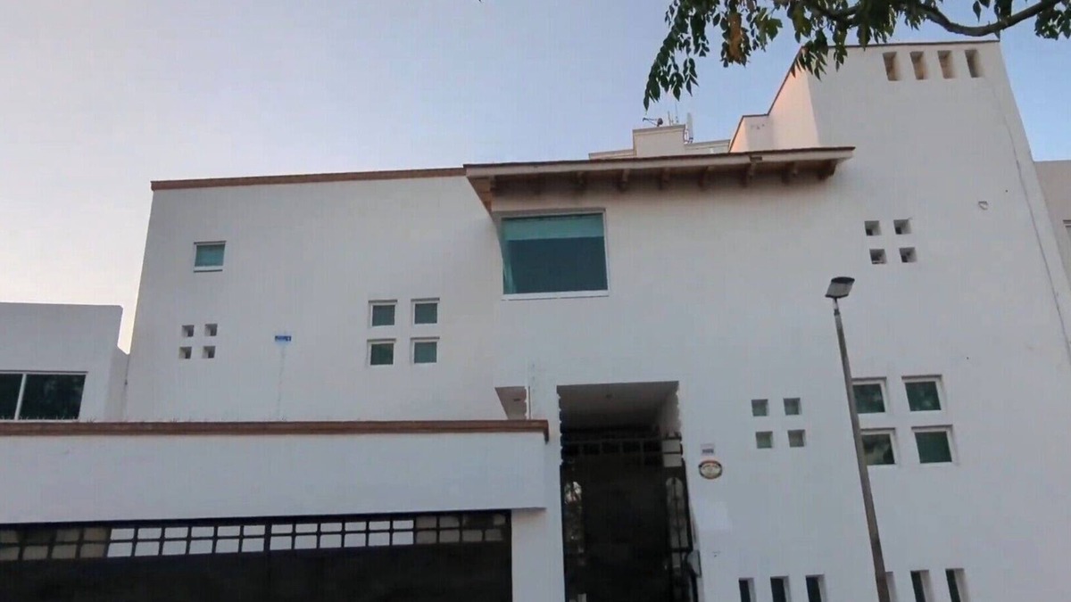 Queretaro House | Luxury Home with Pool, Gym & EV Charger – Prime Location in Querétaro