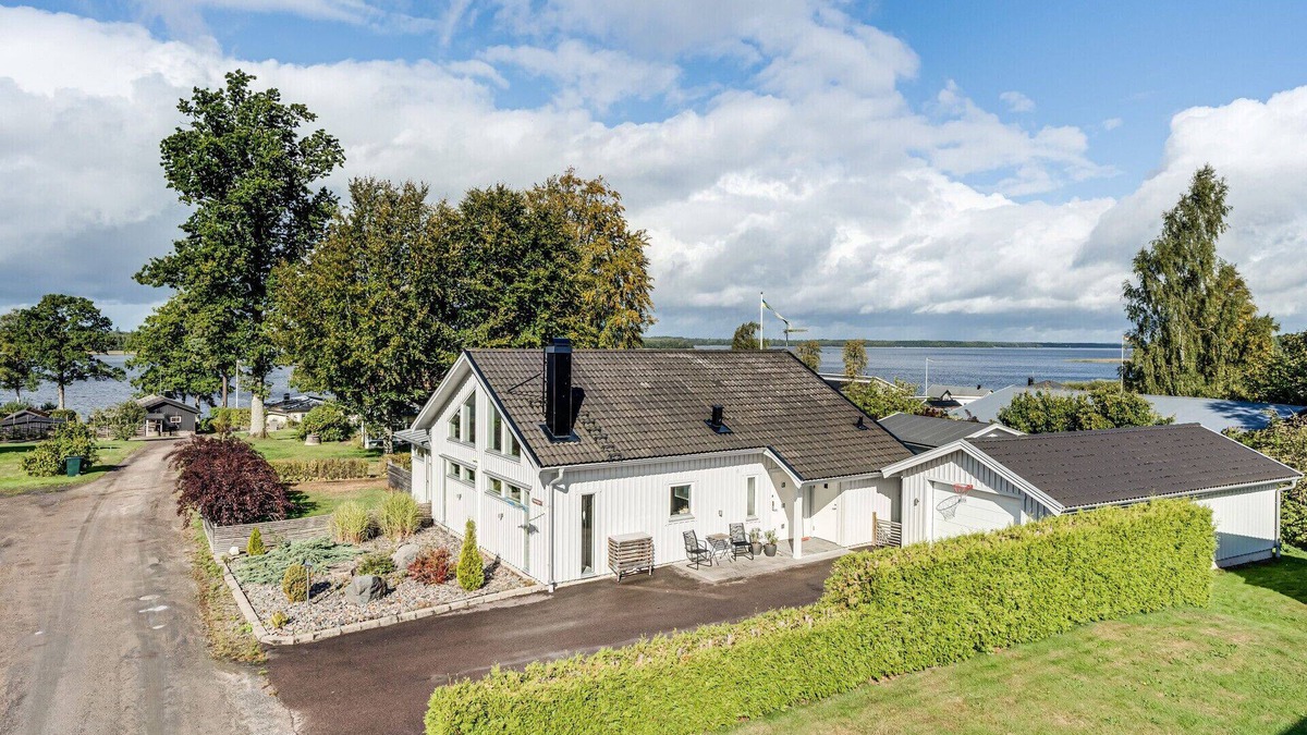 Bolmstad House | Luxury holiday home in Tallbacken with lake views over Bolmen | SE06033