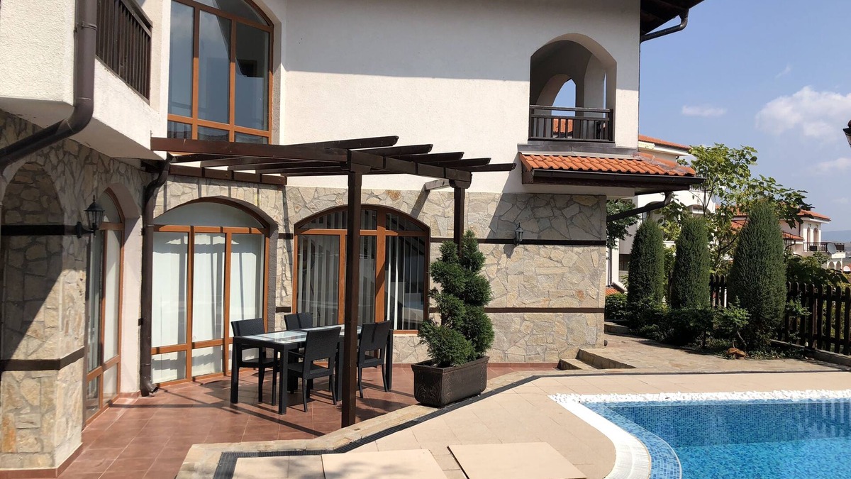 Aheloy Villa | Luxury holiday villa with private pool in 4 * resort