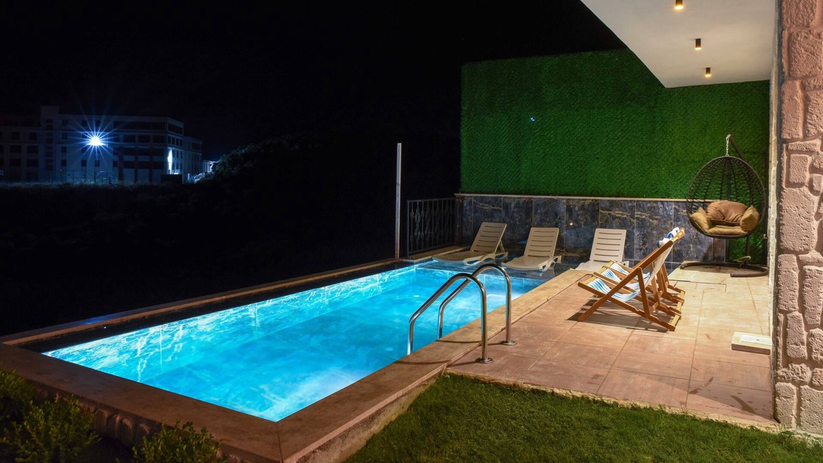 Demre Villa | Luxury Holiday Villa with indoor and outdoor swimming pool and jacuzzi