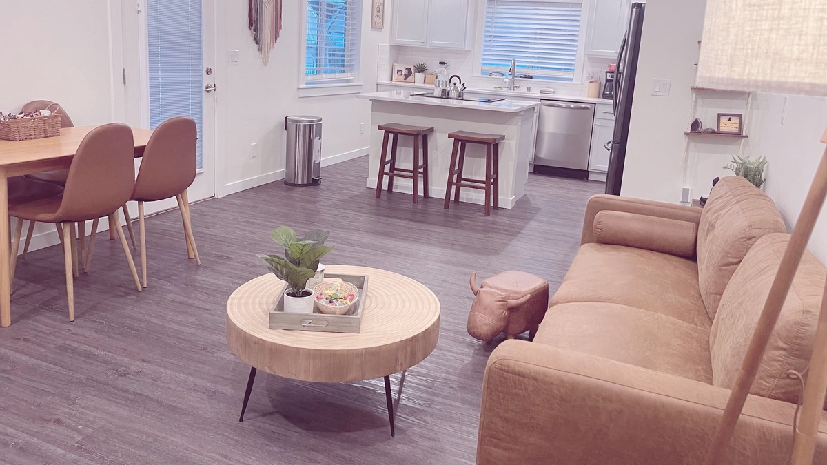 Moses Lake House | Luxury home 3bd2ba office and child ready!