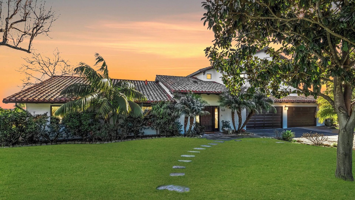 Goleta House | Luxury Home Atop the Hills