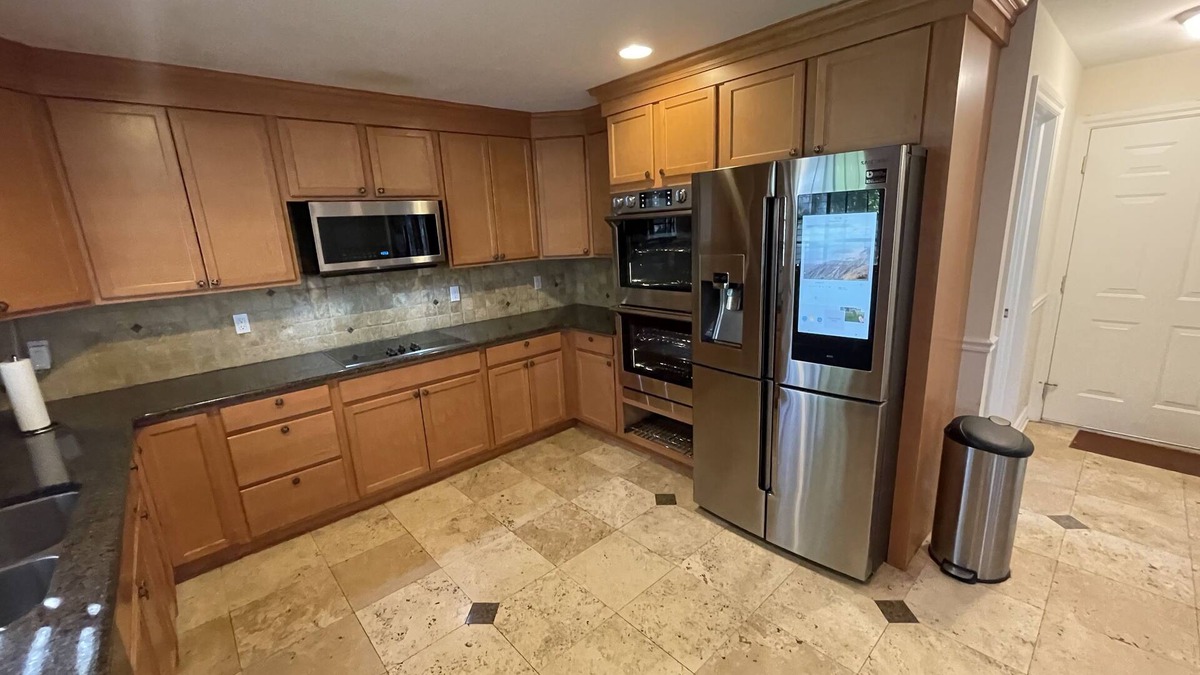 Farmington Hills House | Luxury Home For King & Queens!